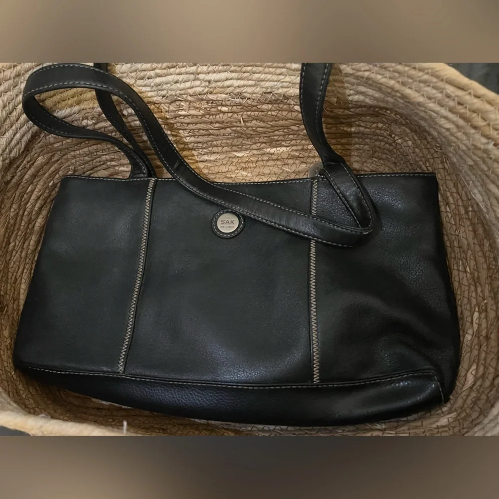 The Sak Black Butter Soft Leather Handbag Shoulder Bag Zip Close